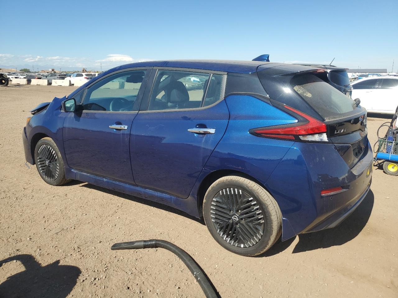 2024 NISSAN LEAF