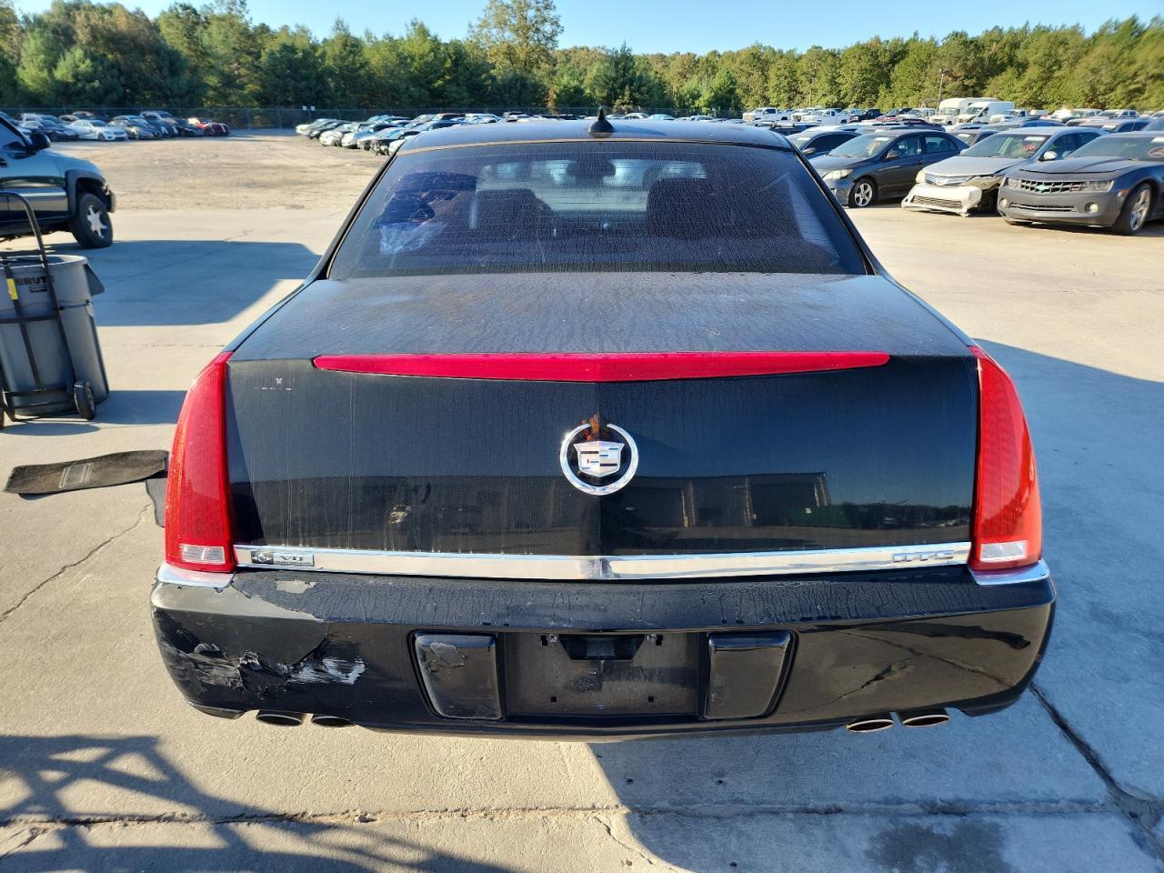 2010 CADILLAC DTS