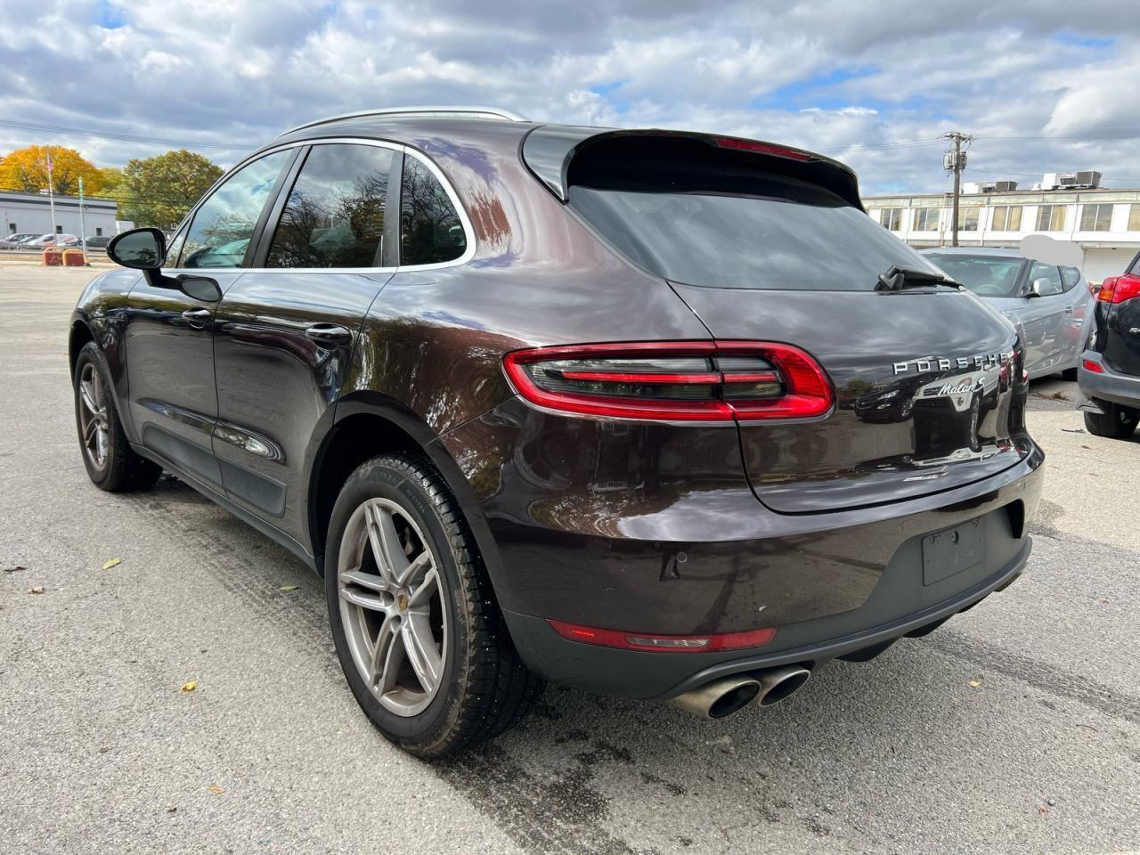2015 PORSCHE Macan
