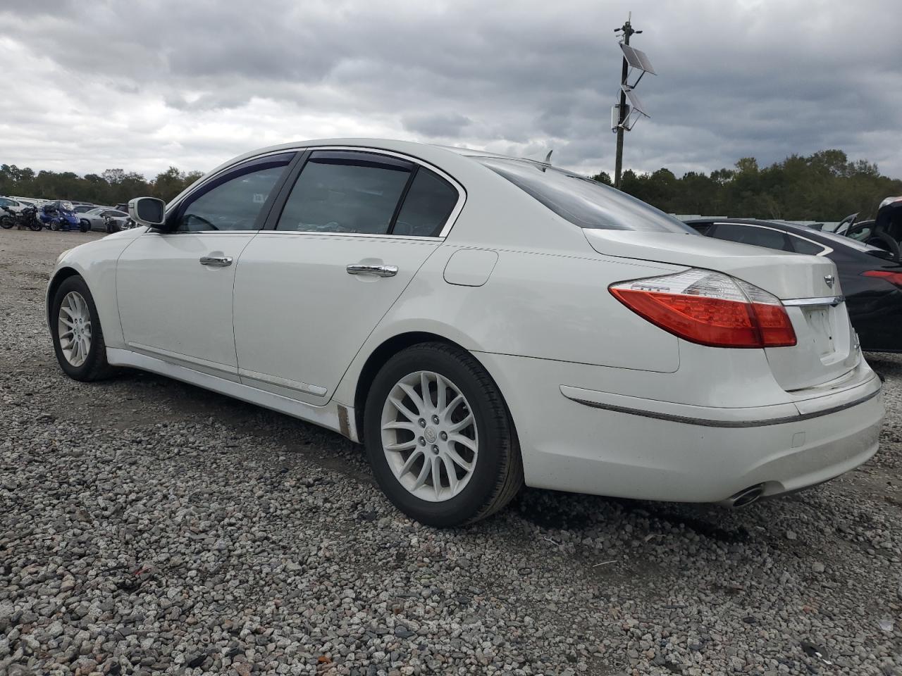 2011 HYUNDAI GENESIS