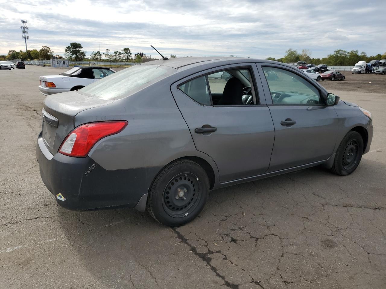 2016 NISSAN VERSA