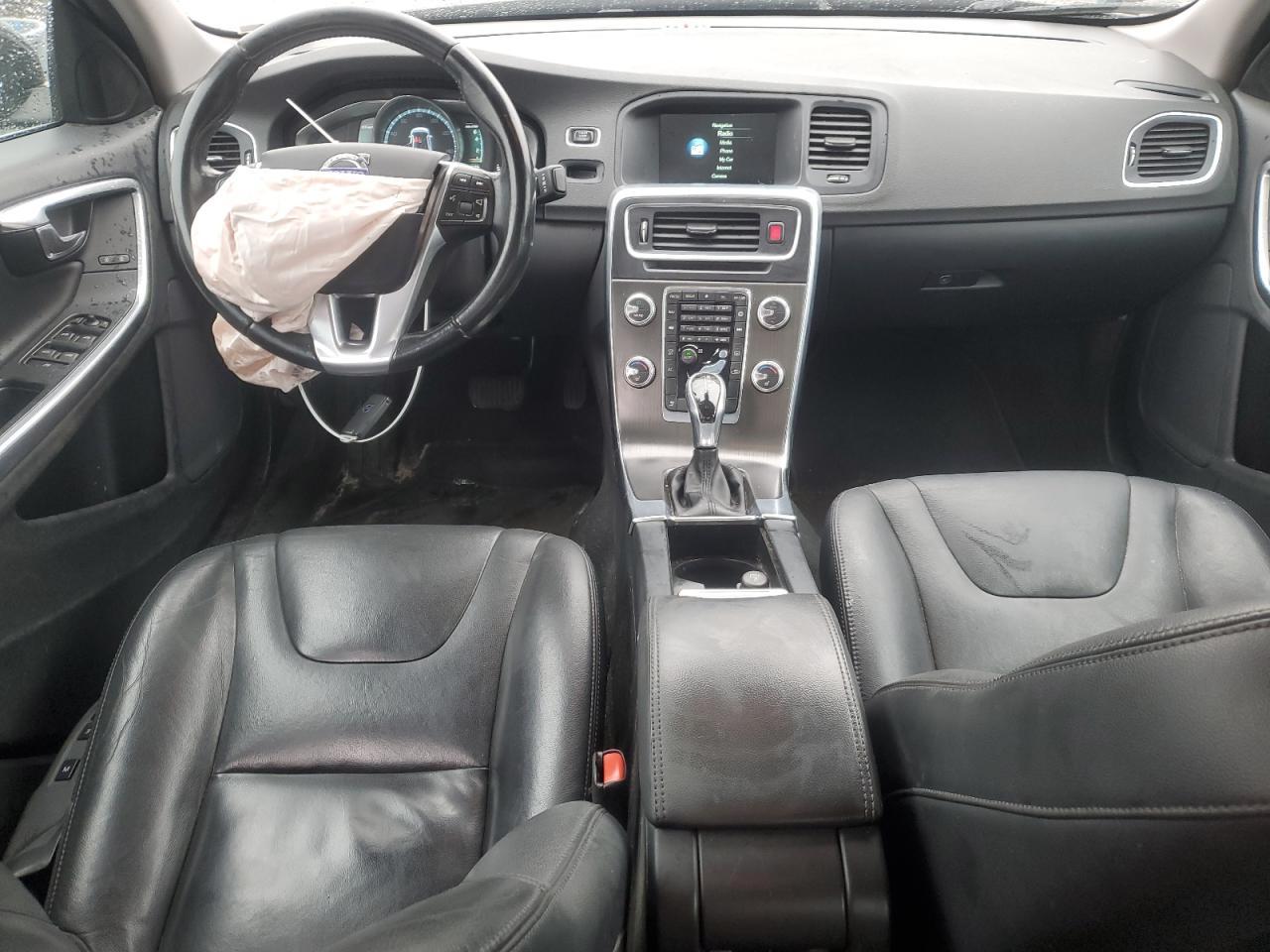 2015 VOLVO S60