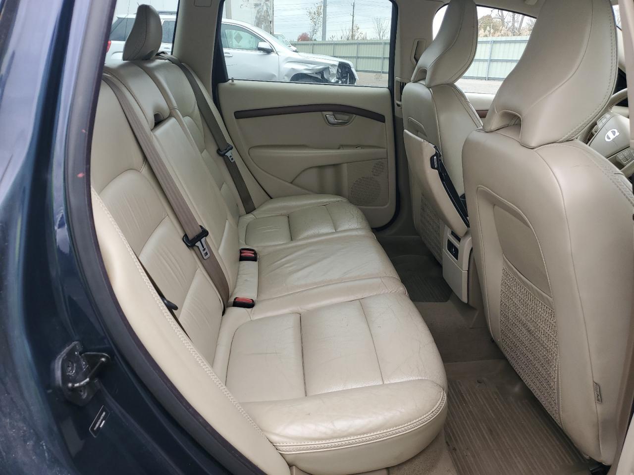 2010 VOLVO XC70