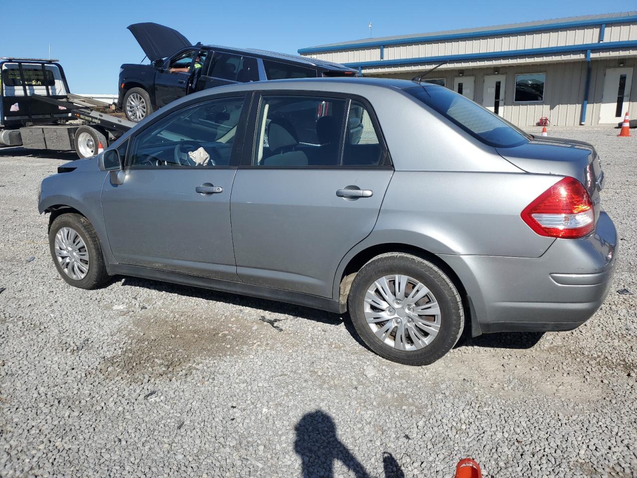 2011 NISSAN VERSA