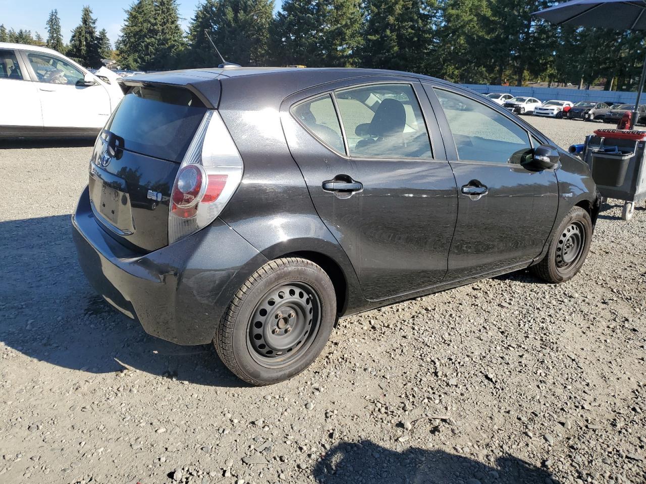 2014 TOYOTA Prius c