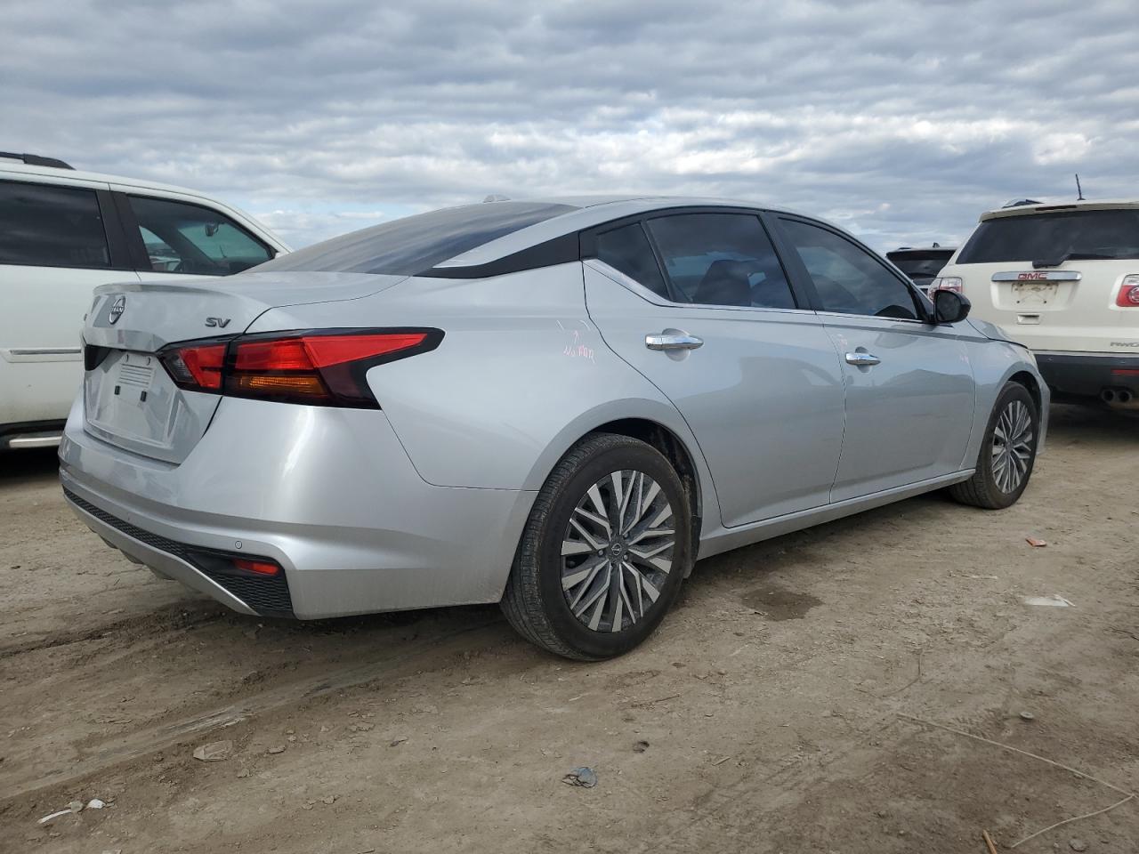 2024 NISSAN ALTIMA