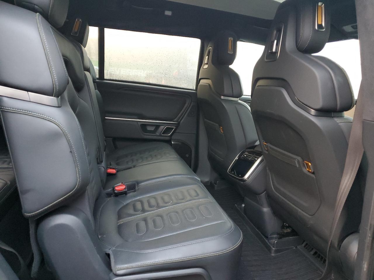2023 RIVIAN R1s
