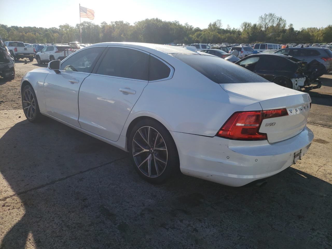2018 VOLVO S90