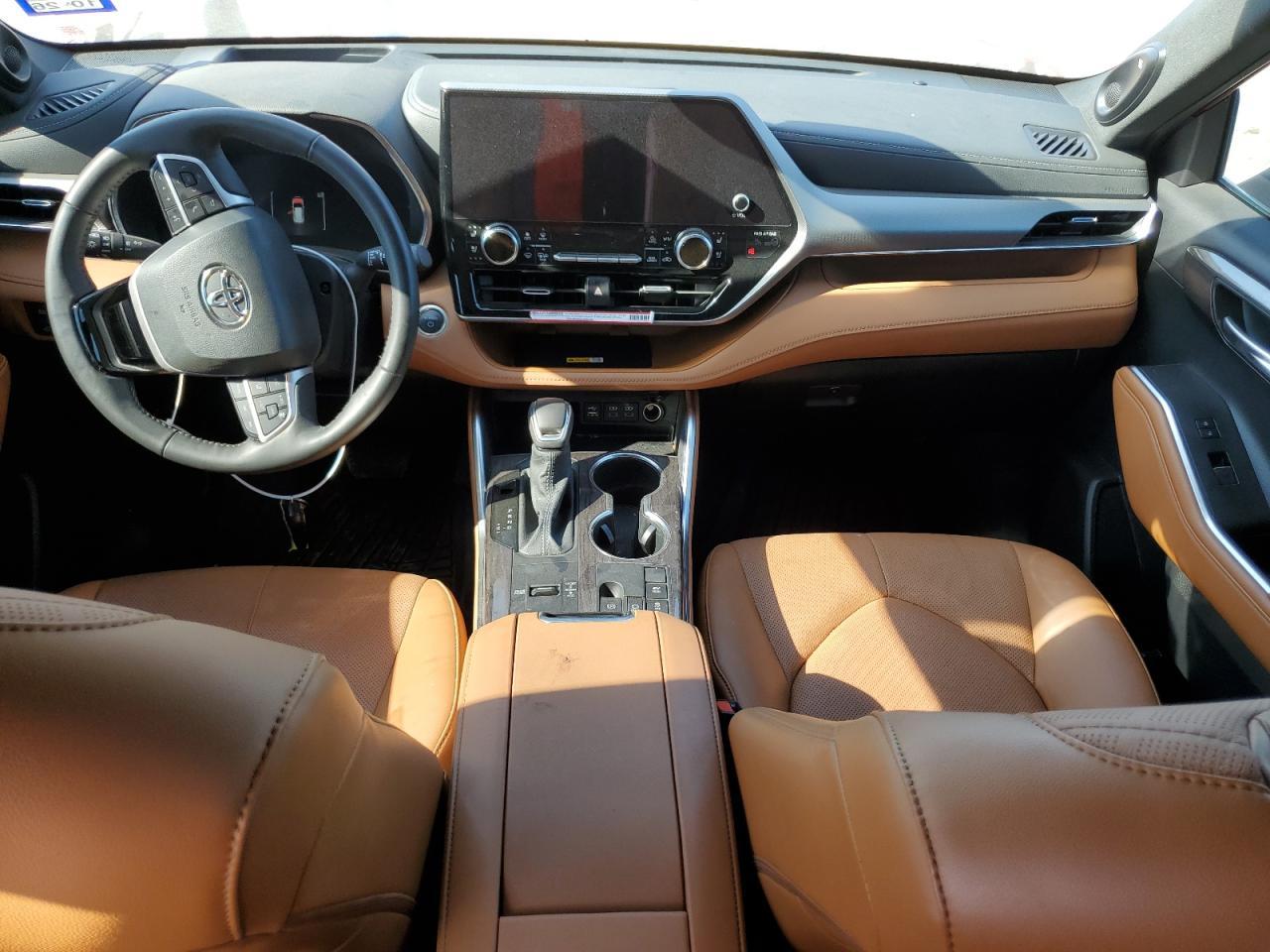 2024 TOYOTA HIGHLANDER