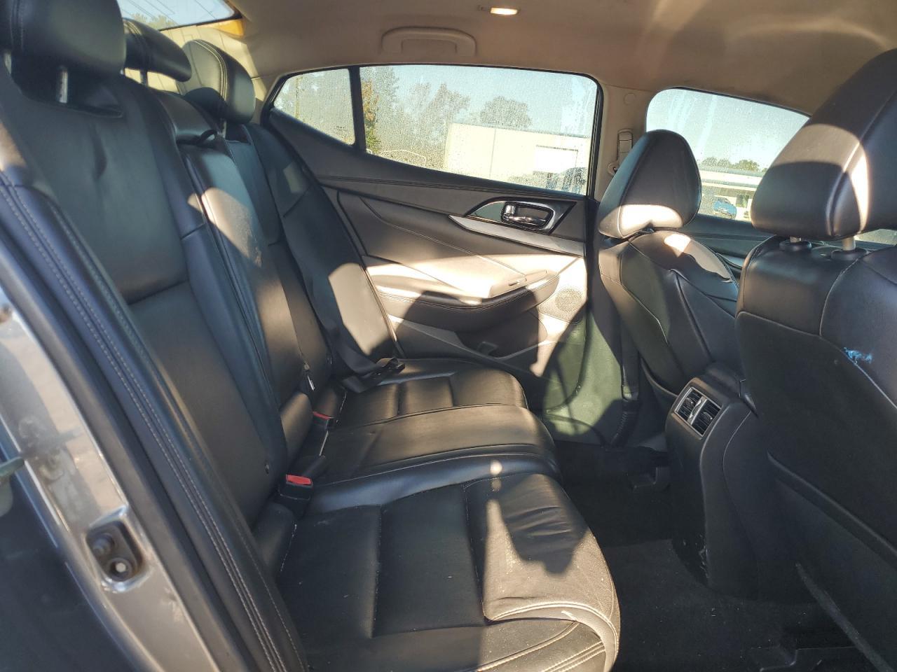 2016 NISSAN Maxima