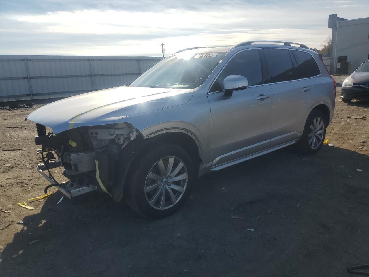 2018 VOLVO XC90