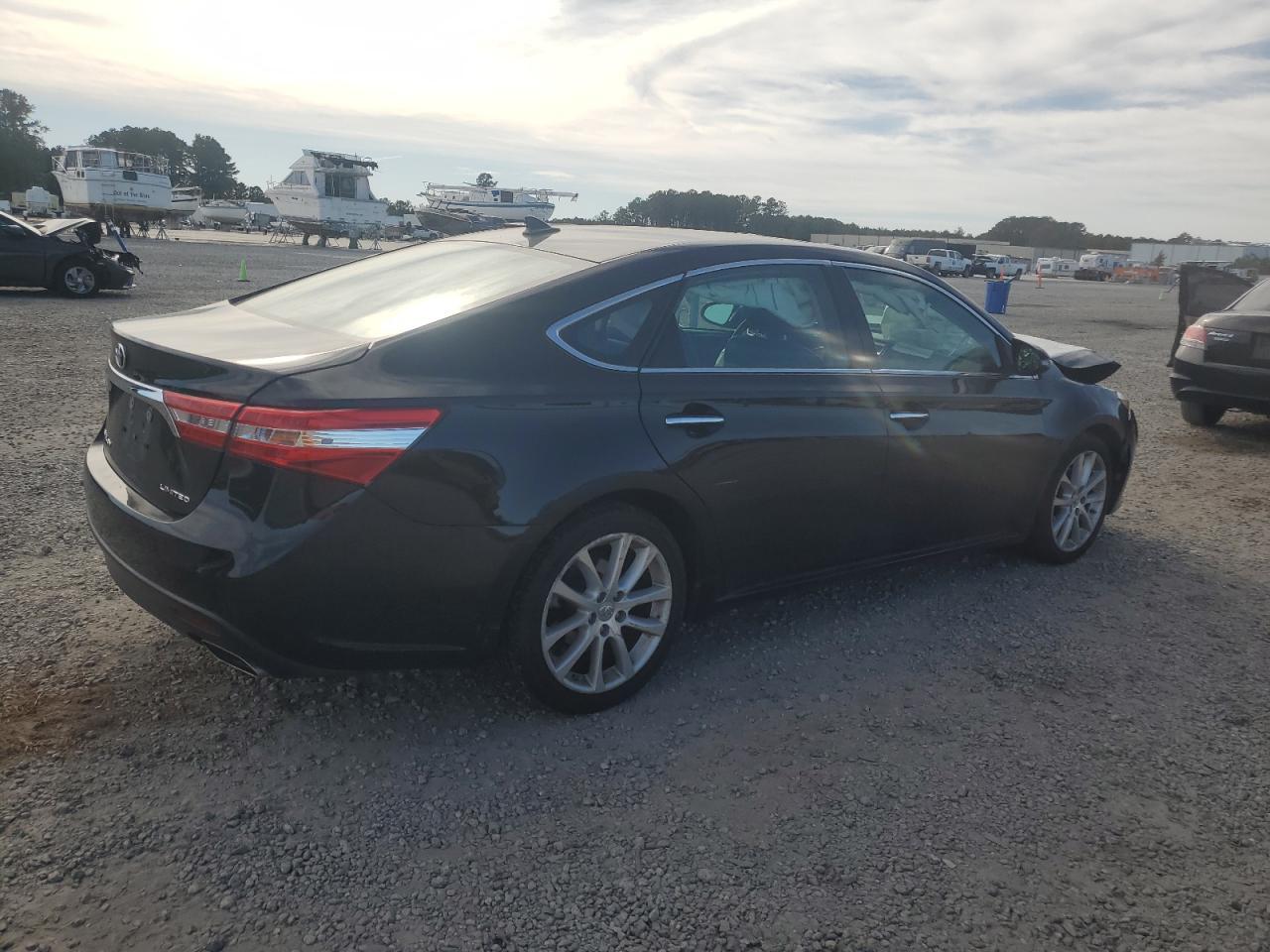 2013 TOYOTA Avalon