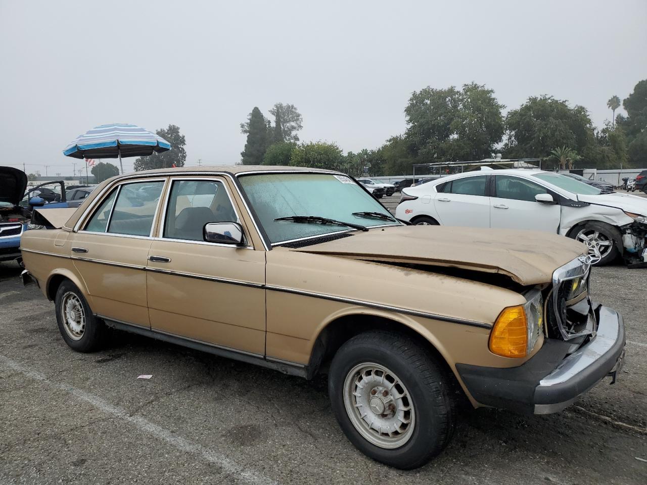 1984 MERCEDES-BENZ 300