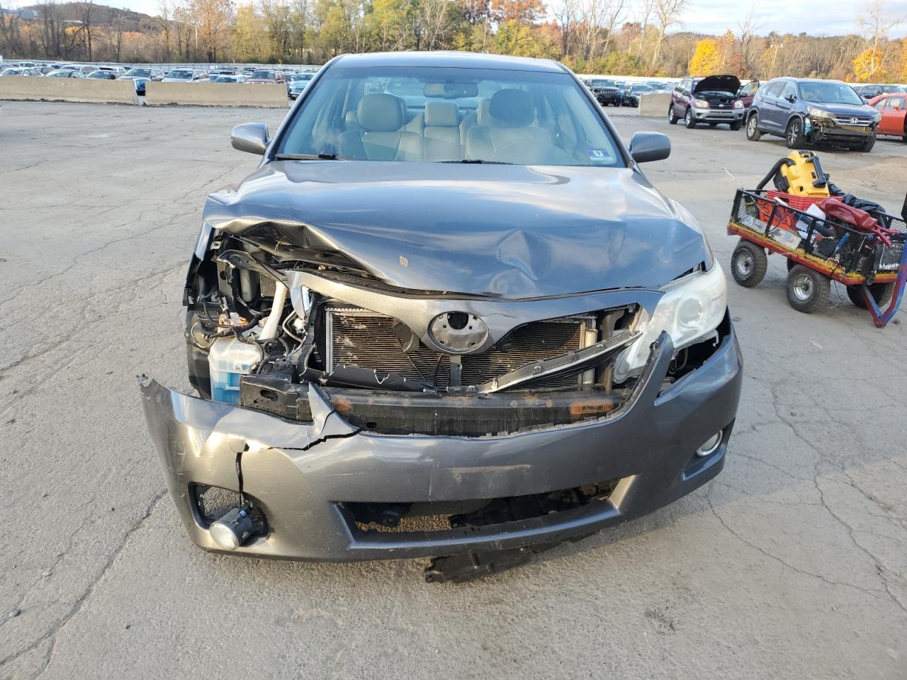 2011 TOYOTA CAMRY