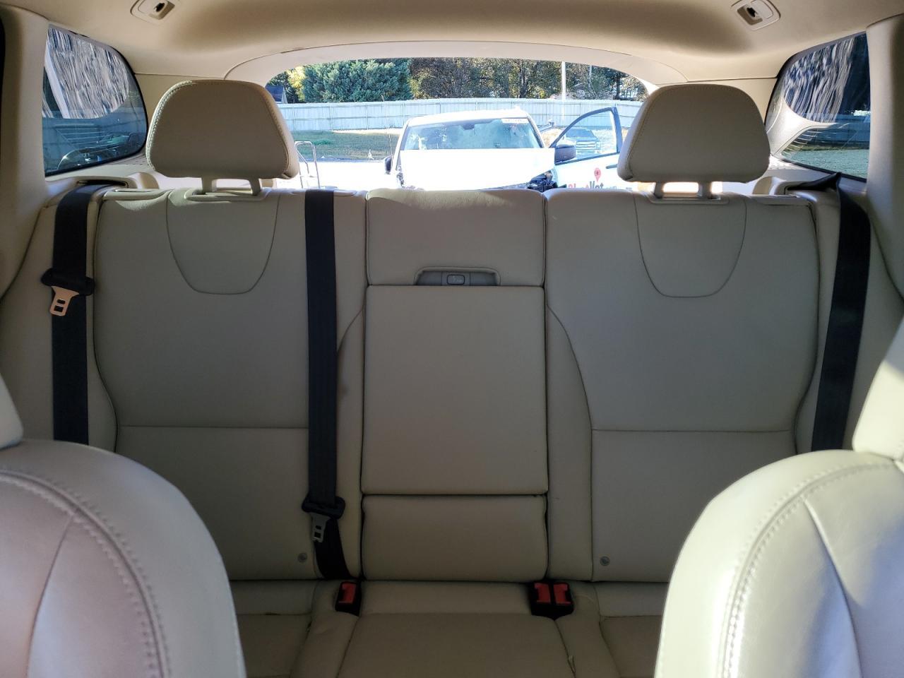2015 VOLVO XC60