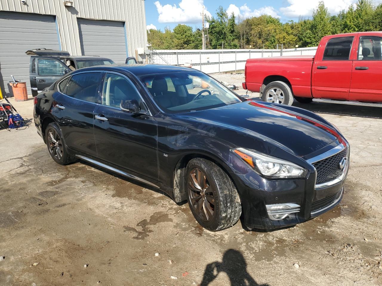 2015 INFINITI Q70
