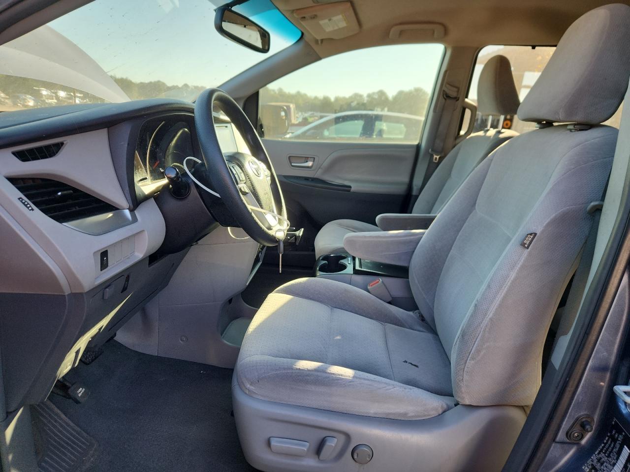 2015 TOYOTA SIENNA