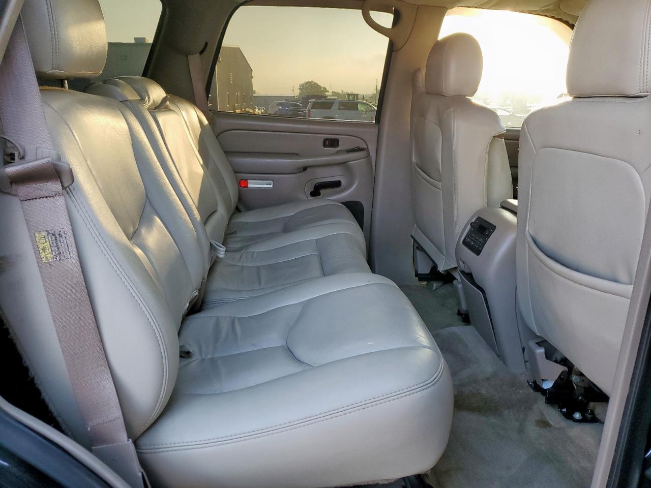 2004 CHEVROLET Tahoe