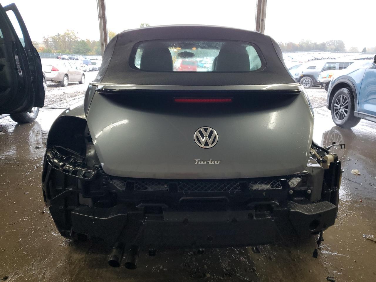 2018 VOLKSWAGEN Beetle