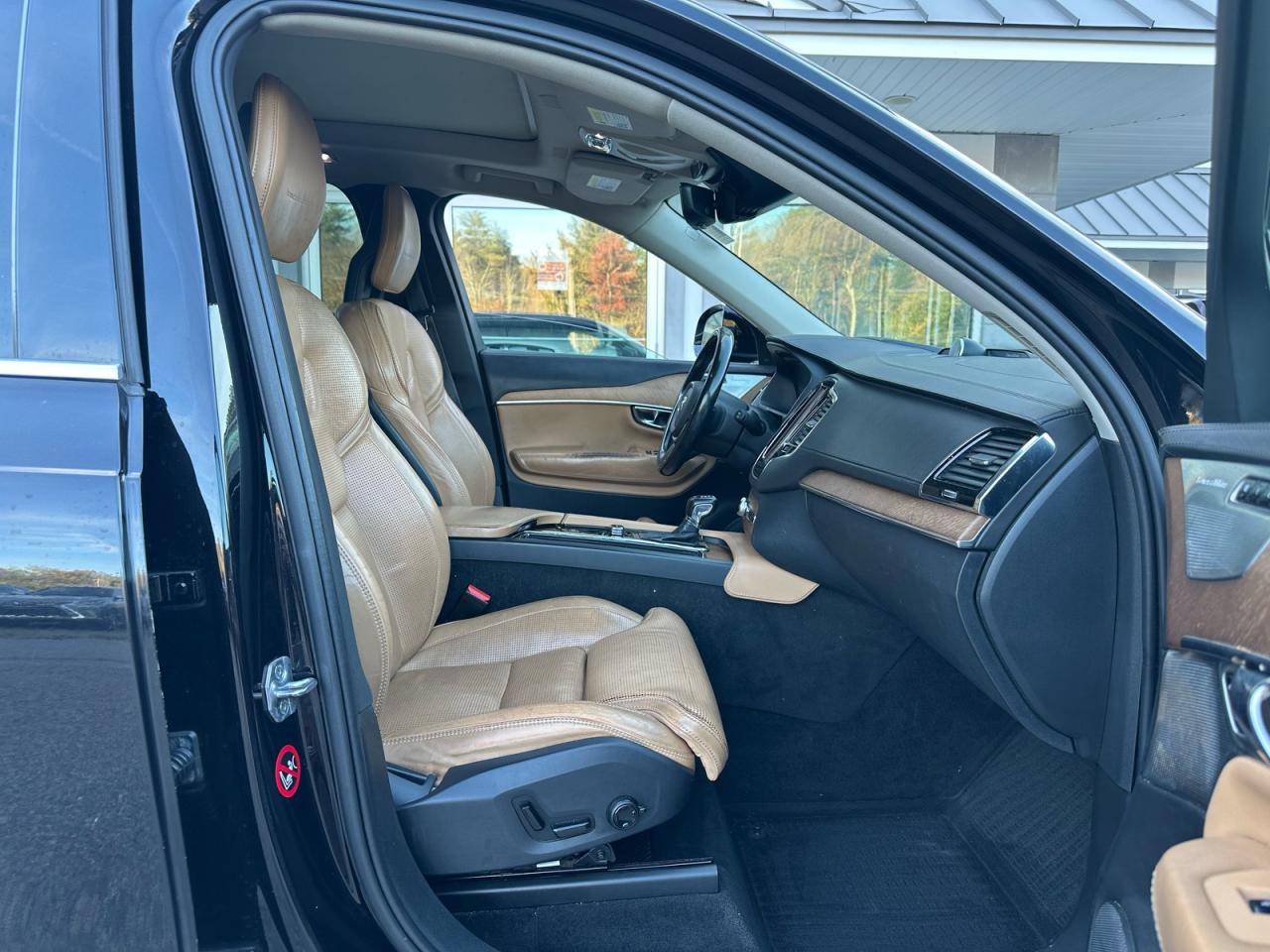 2016 VOLVO XC90