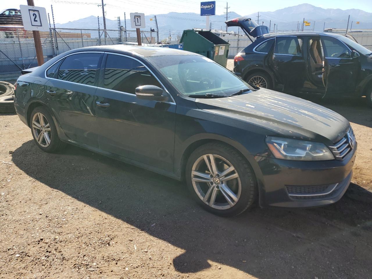 2014 VOLKSWAGEN Passat