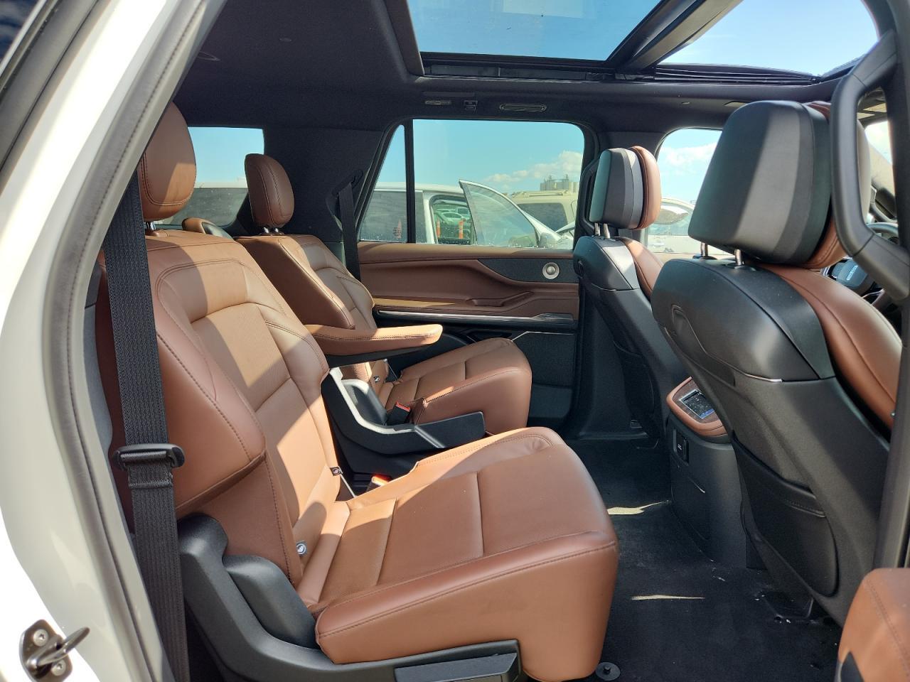 2025 LINCOLN Navigator