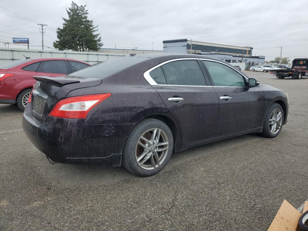 2010 NISSAN Maxima