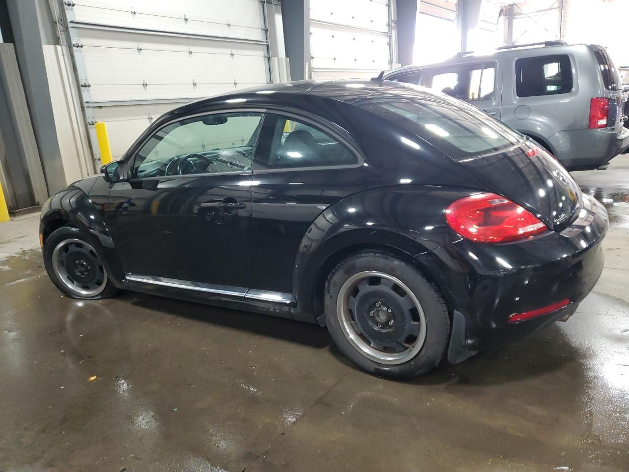 2012 VOLKSWAGEN Beetle