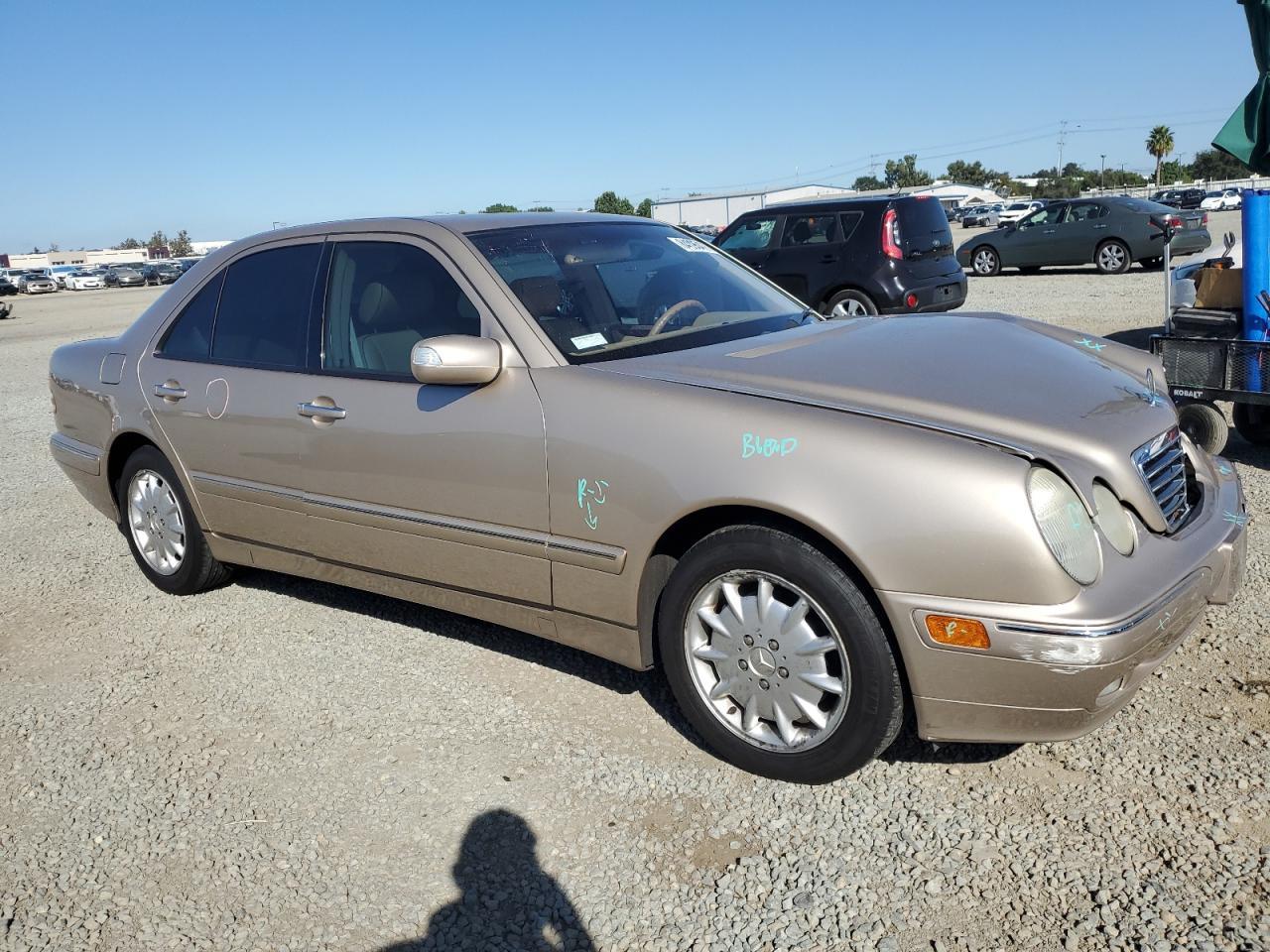 2001 MERCEDES-BENZ E-Class