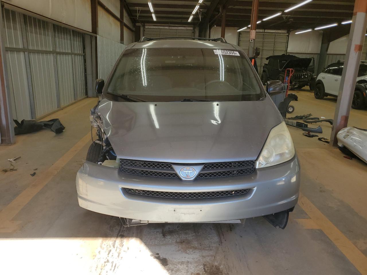 2004 TOYOTA SIENNA