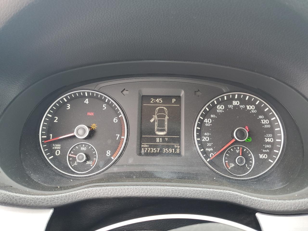 2012 VOLKSWAGEN Passat