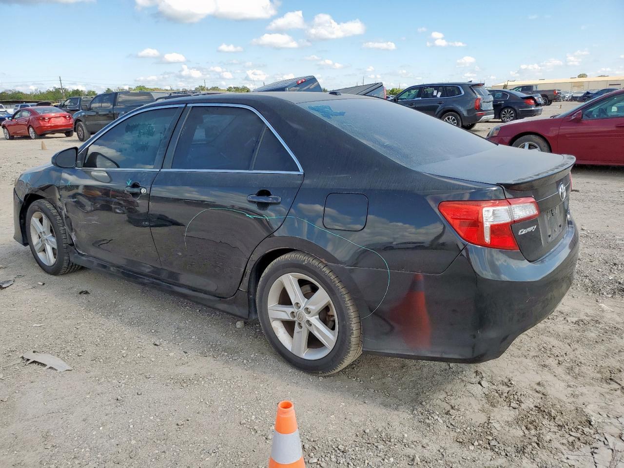 2014 TOYOTA CAMRY