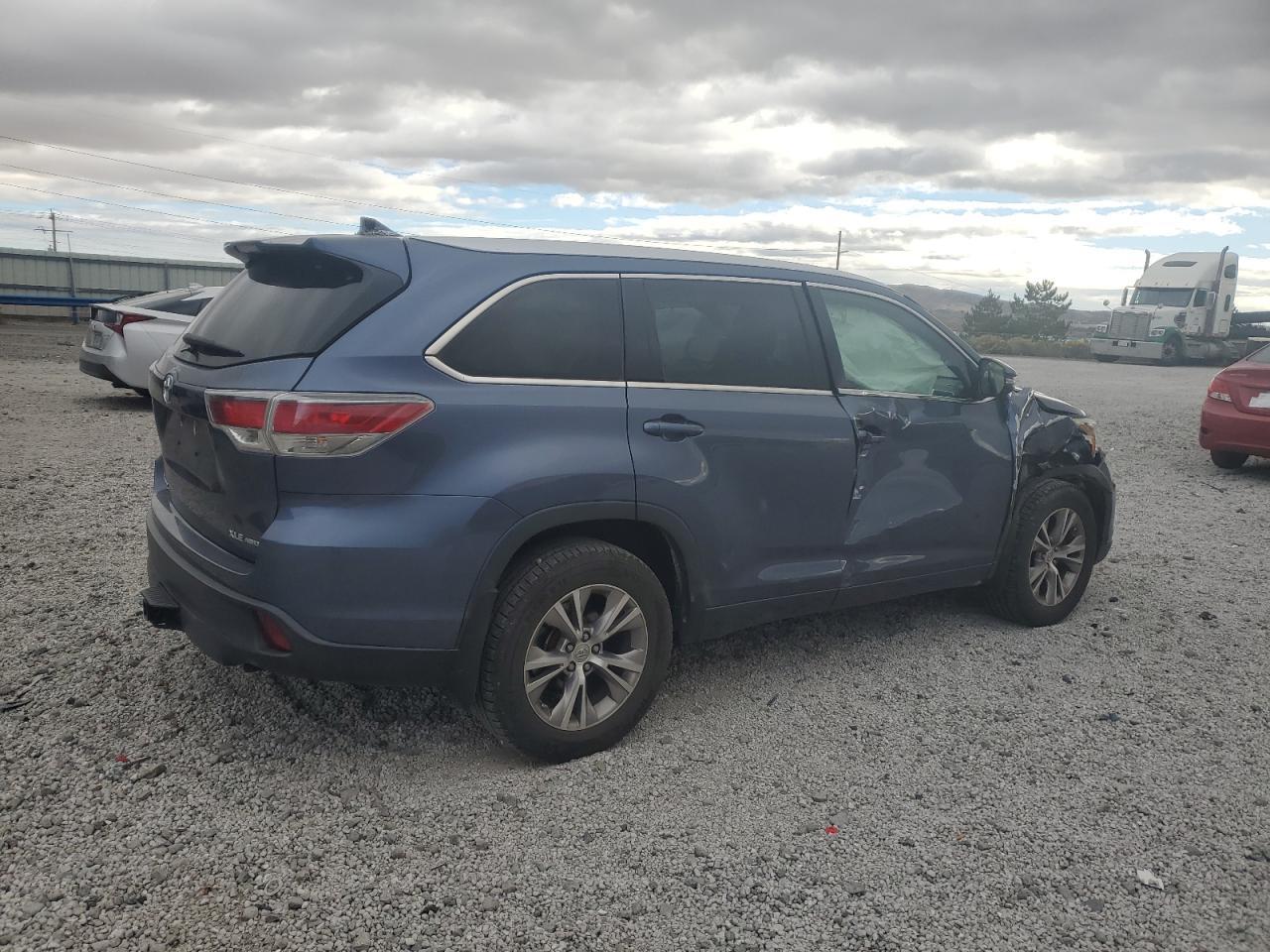 2015 TOYOTA HIGHLANDER