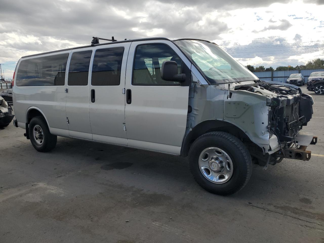 2014 CHEVROLET Express 3500