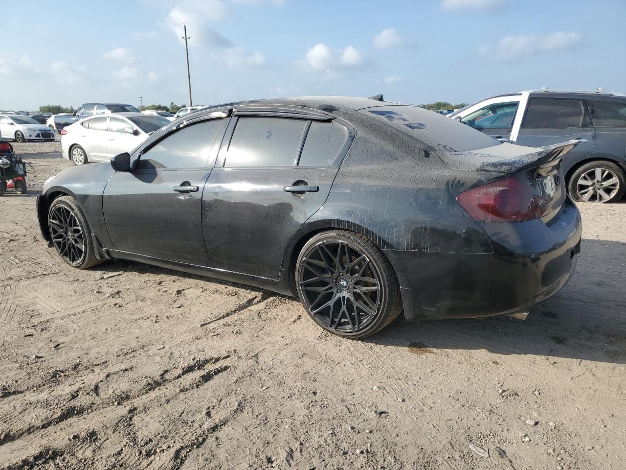 2011 INFINITI G37