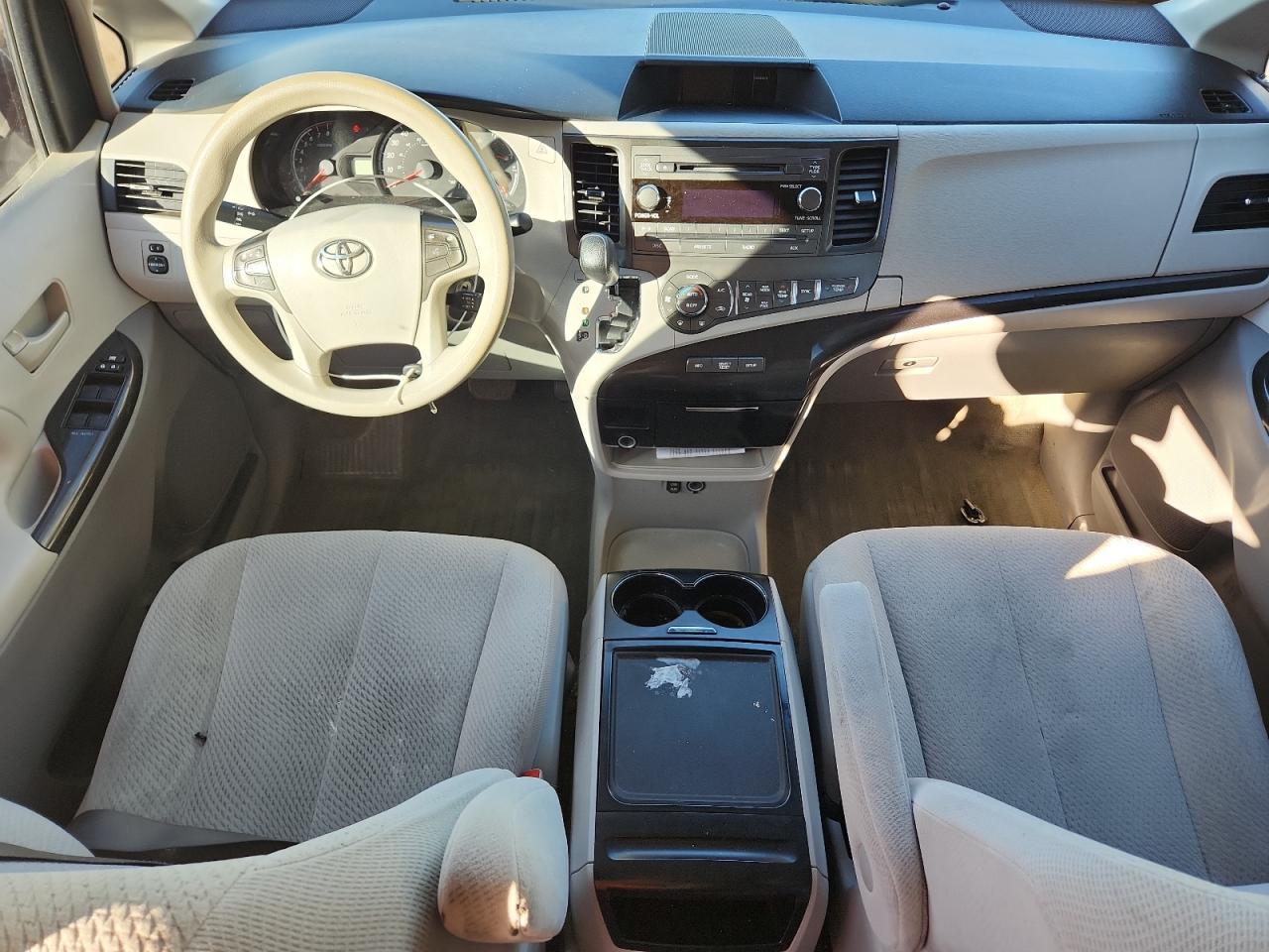 2014 TOYOTA SIENNA
