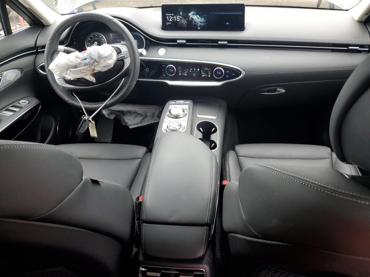 2025 GENESIS GV70