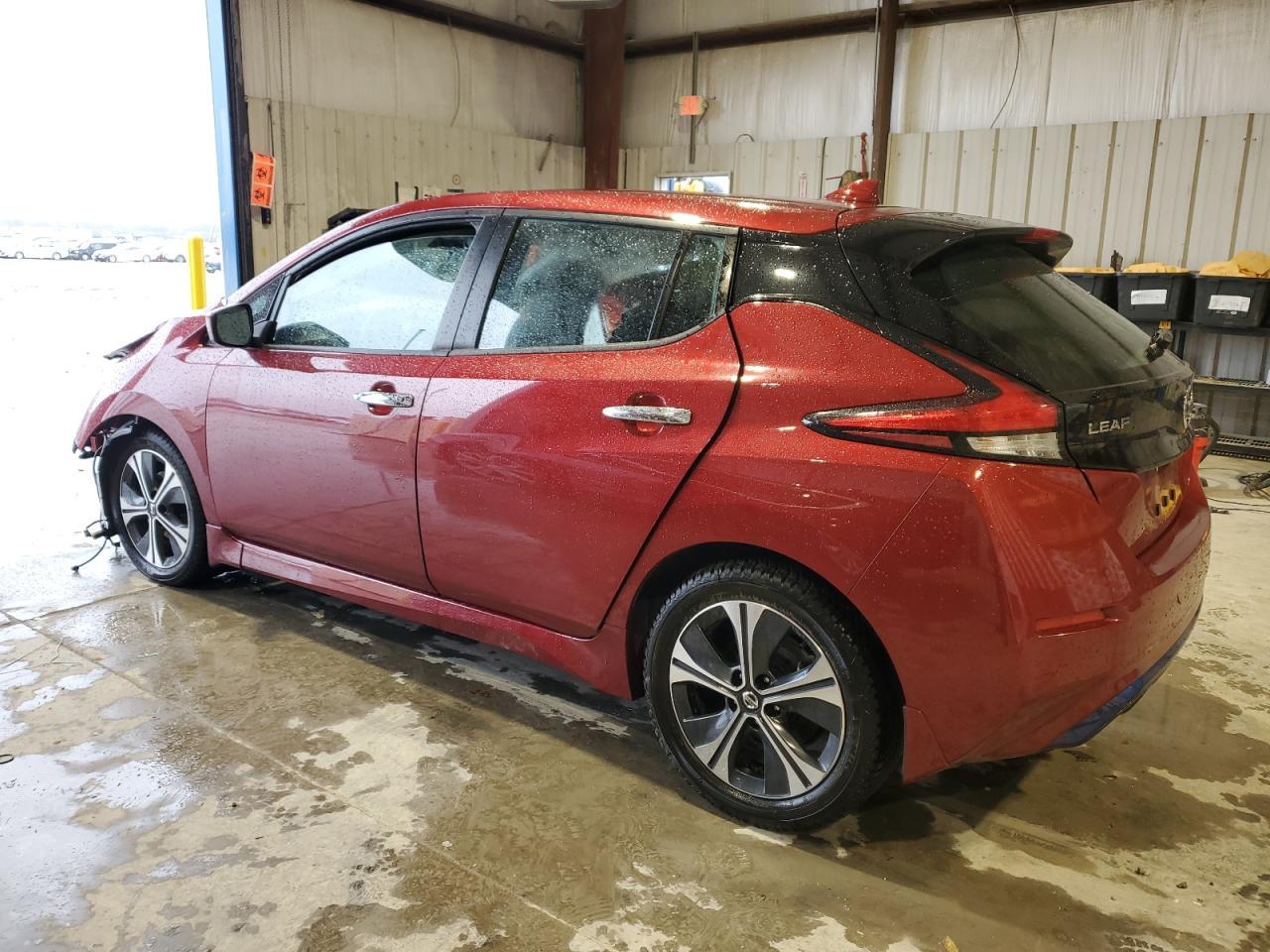 2022 NISSAN LEAF
