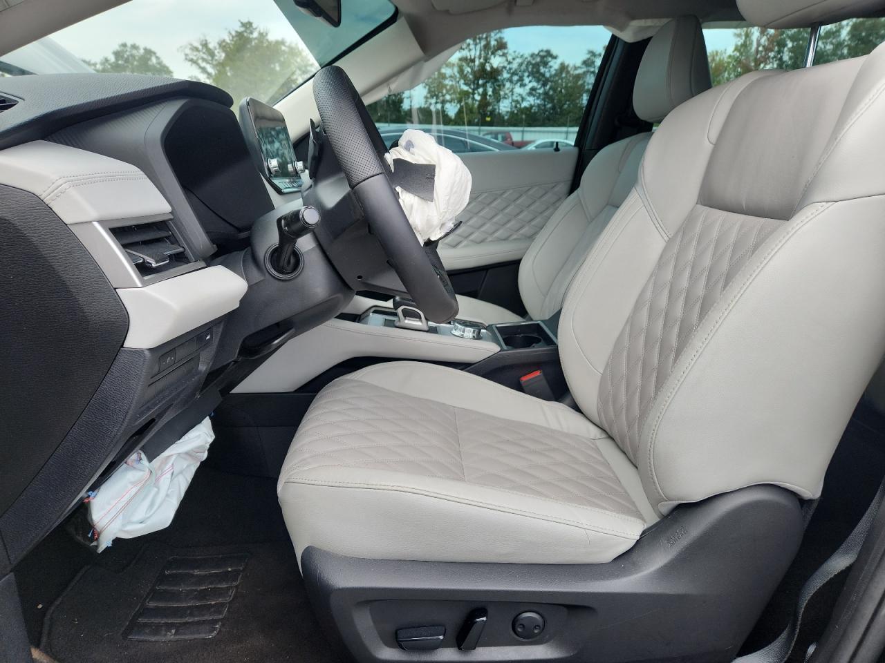 2022 MITSUBISHI outlander