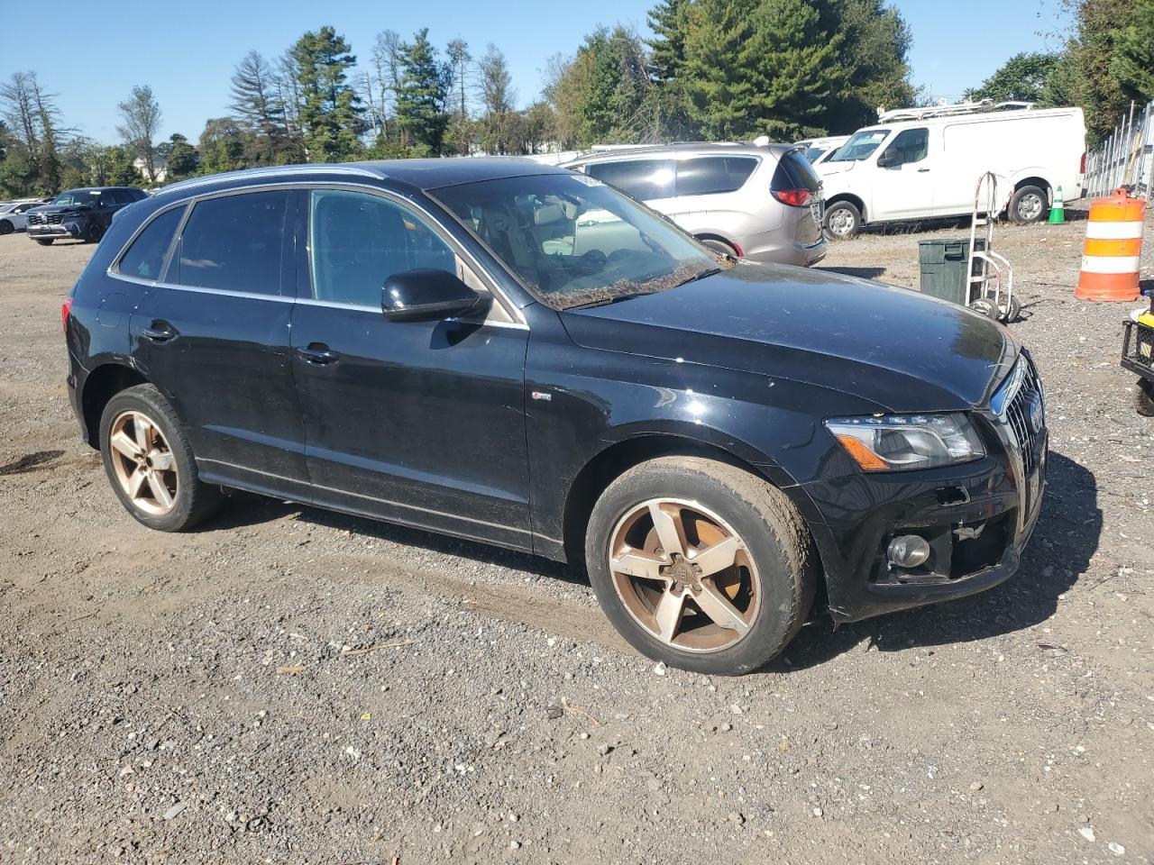 2011 AUDI Q5