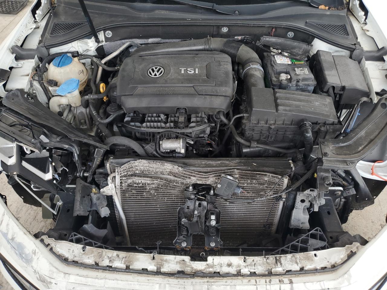 2017 VOLKSWAGEN Passat