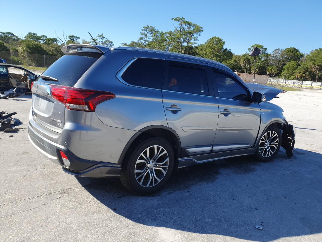 2016 MITSUBISHI outlander