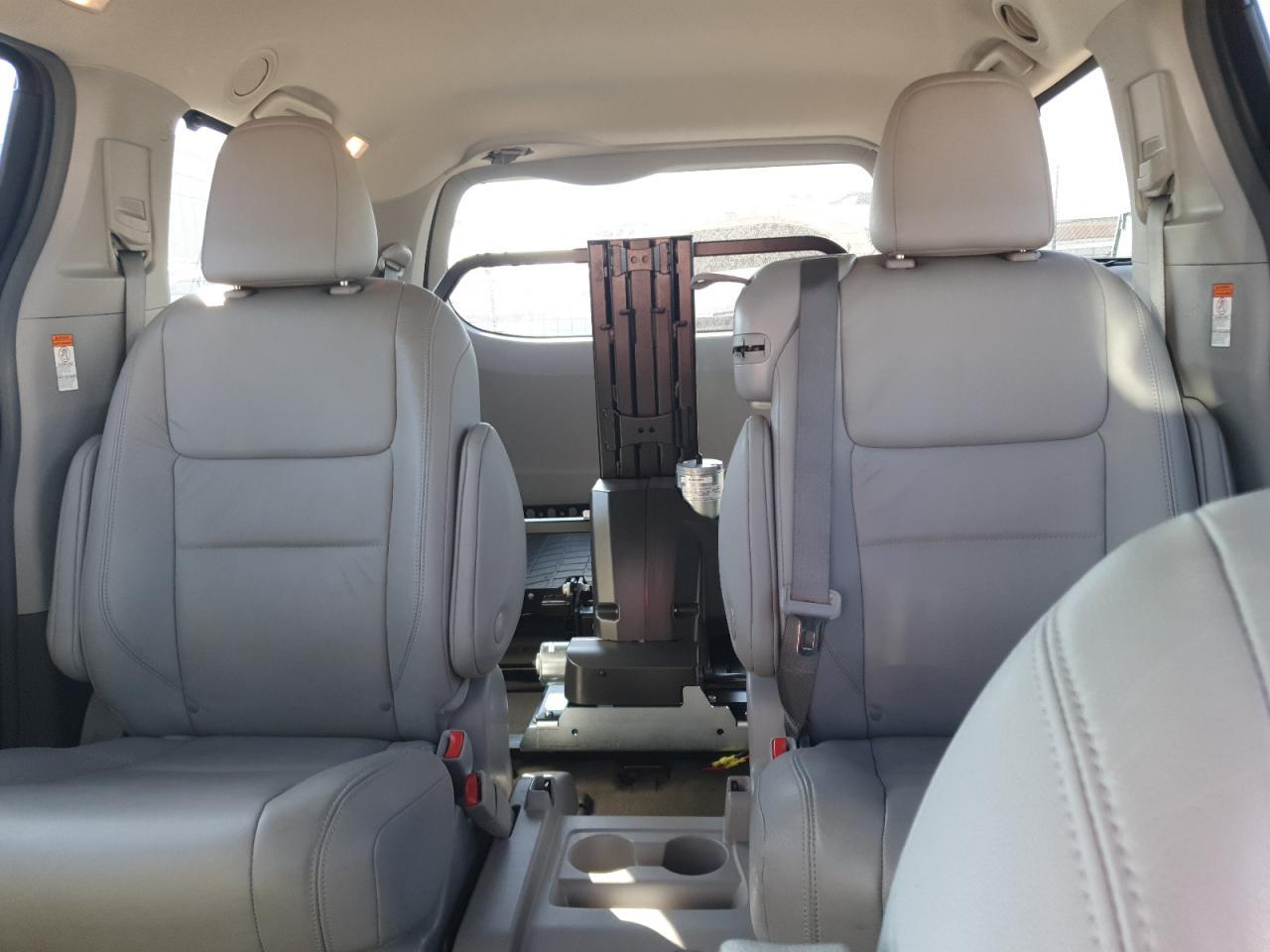 2018 TOYOTA SIENNA
