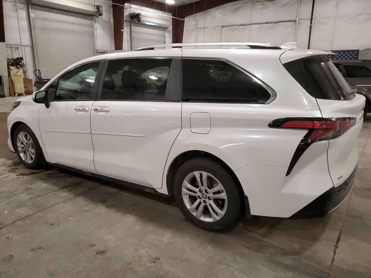 2024 TOYOTA SIENNA