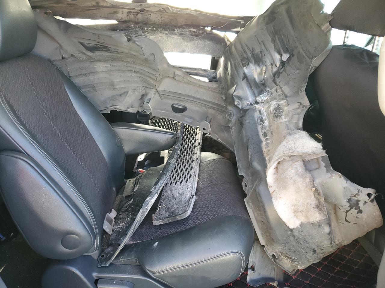2011 TOYOTA SIENNA