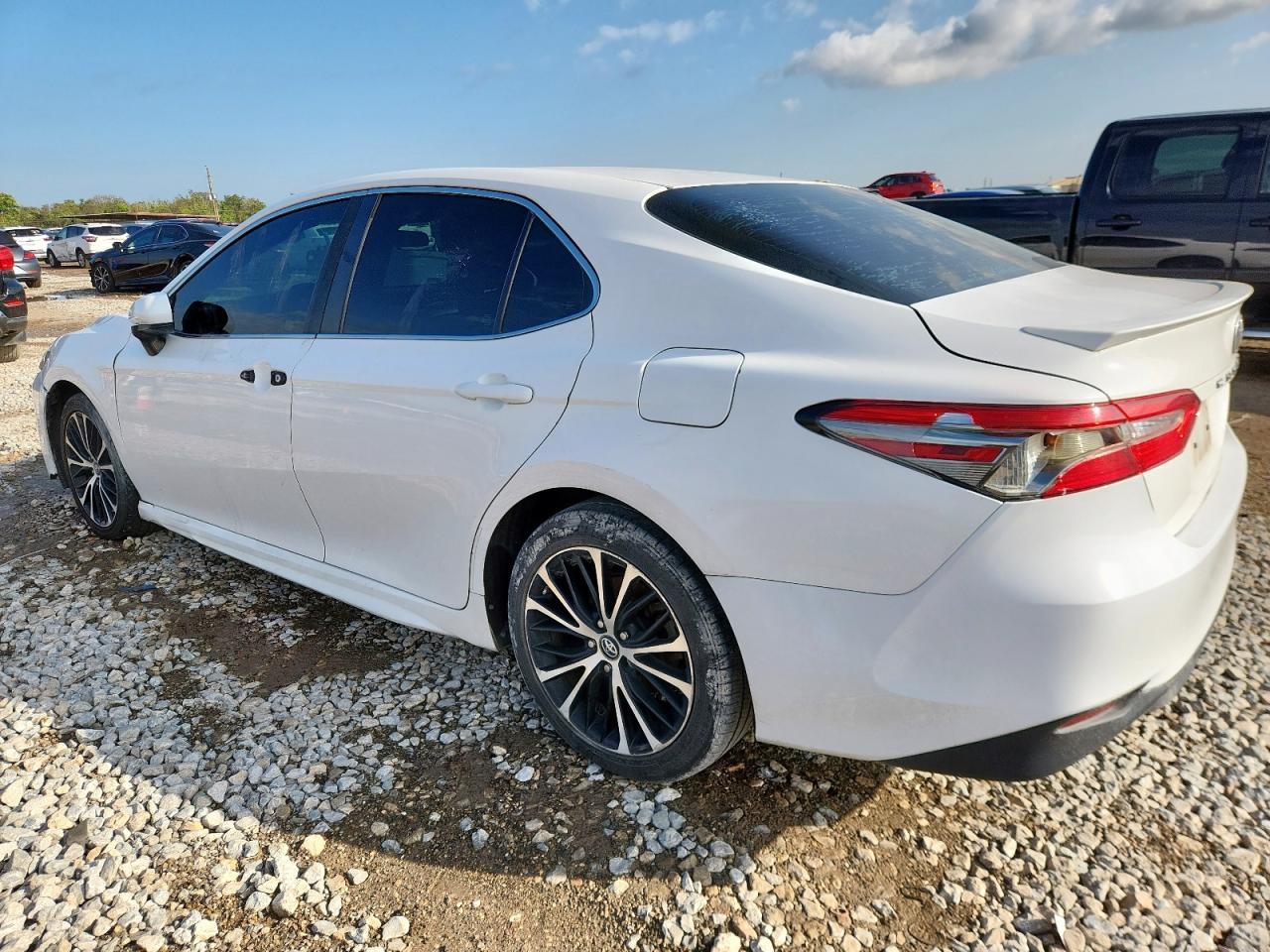 2018 TOYOTA CAMRY