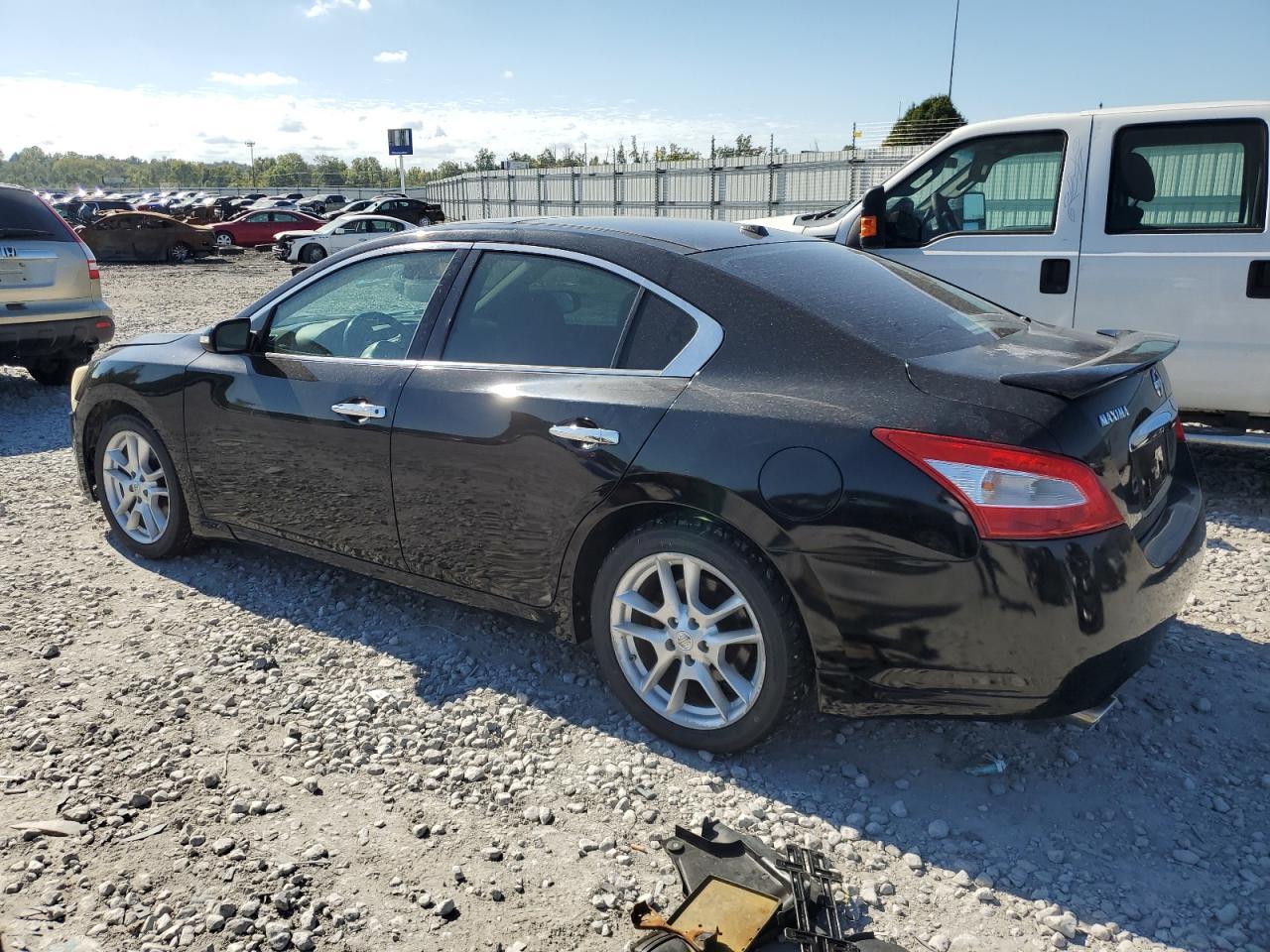 2011 NISSAN Maxima