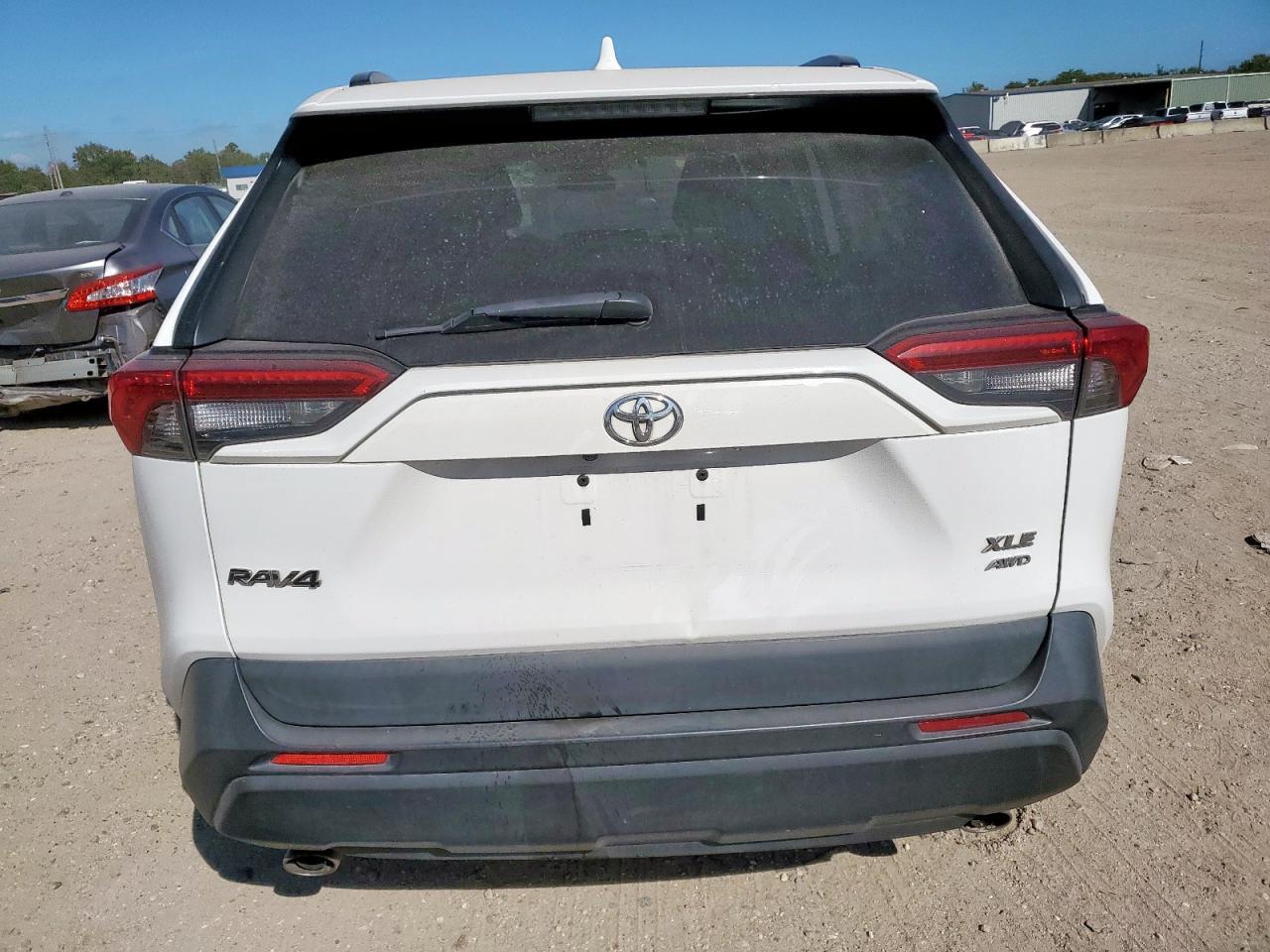 2019 TOYOTA RAV4