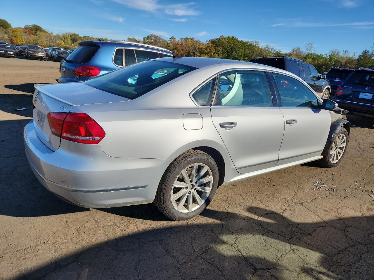 2012 VOLKSWAGEN Passat