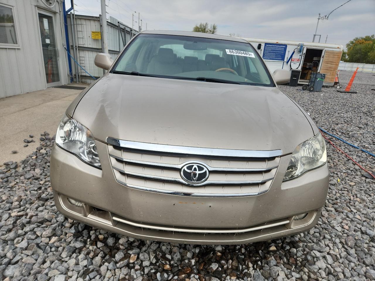 2005 TOYOTA Avalon